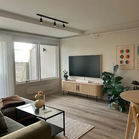 Lägenhet Cozy And Location